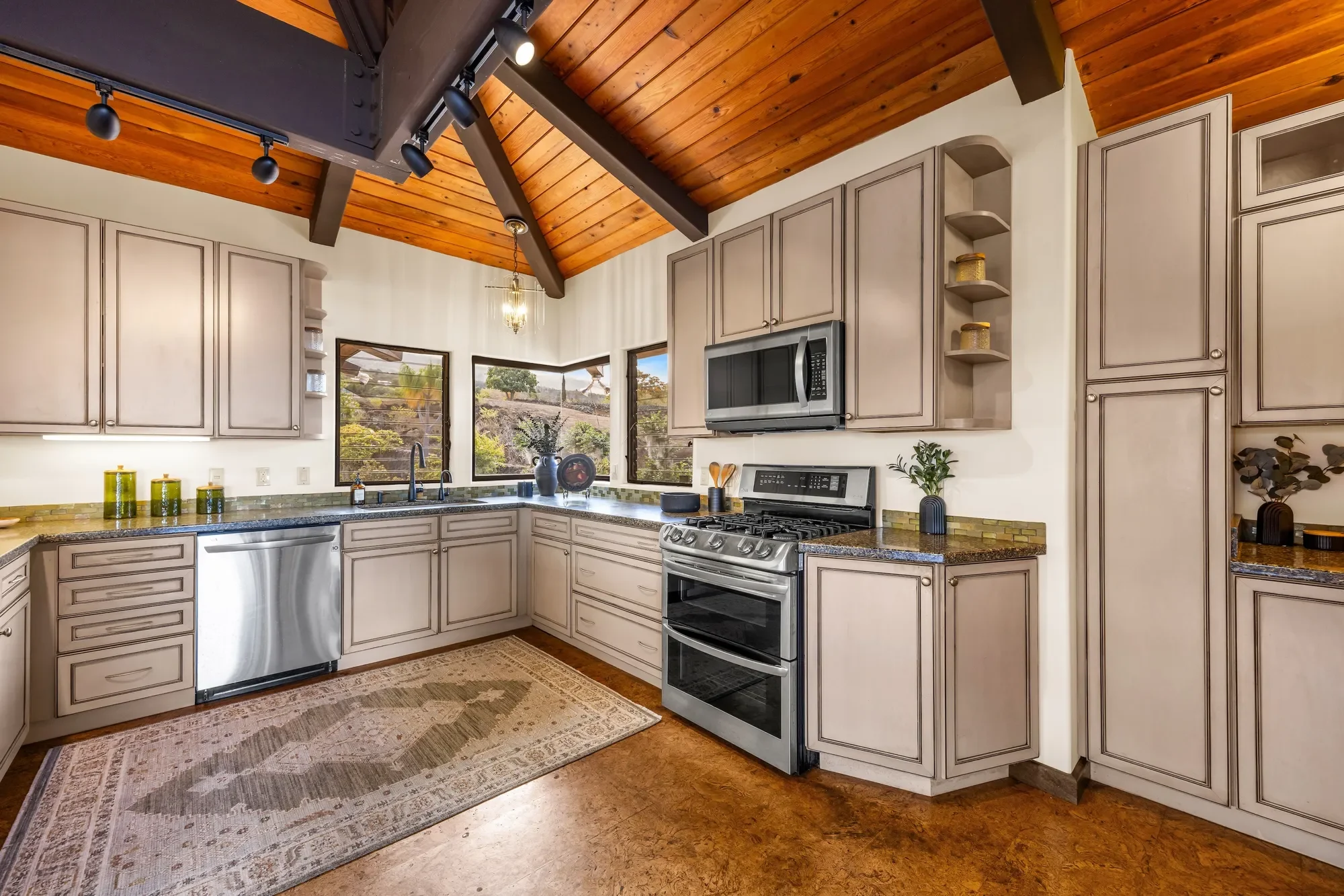 110 Kamehameiki Road, Kula, HI 96790, Kula, Hawaii, United States. - Photo 11