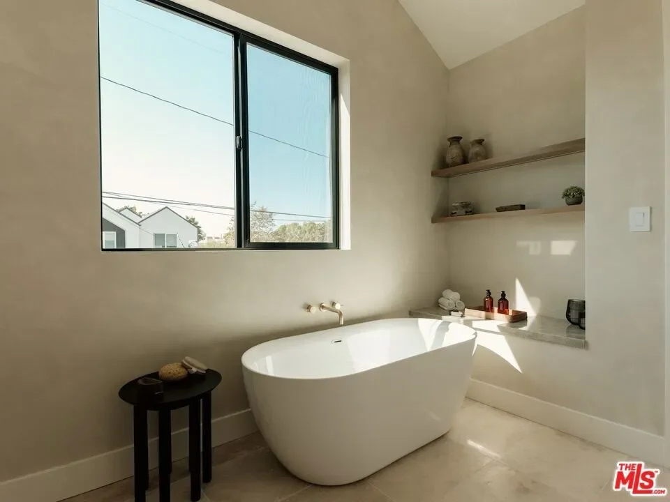 3629 Rosewood Avenue, Los Angeles, California, United States. - Photo 30