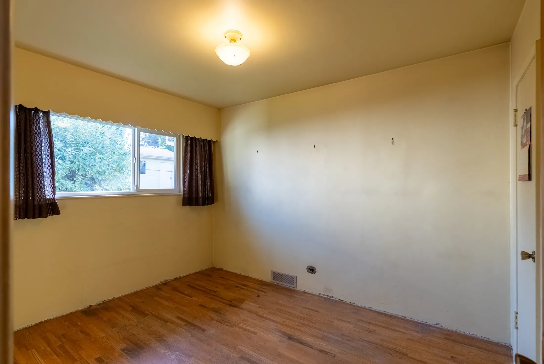4730 Briarwood Crescent, Burnaby, BC V5G 2M6, Canada, Burnaby, British Columbia, Canada. - Photo 12