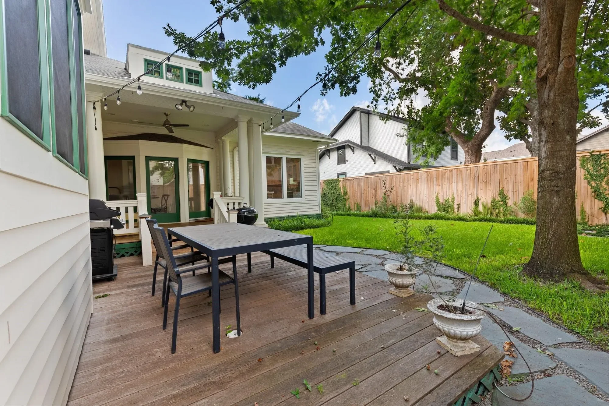 Exterior photo 7