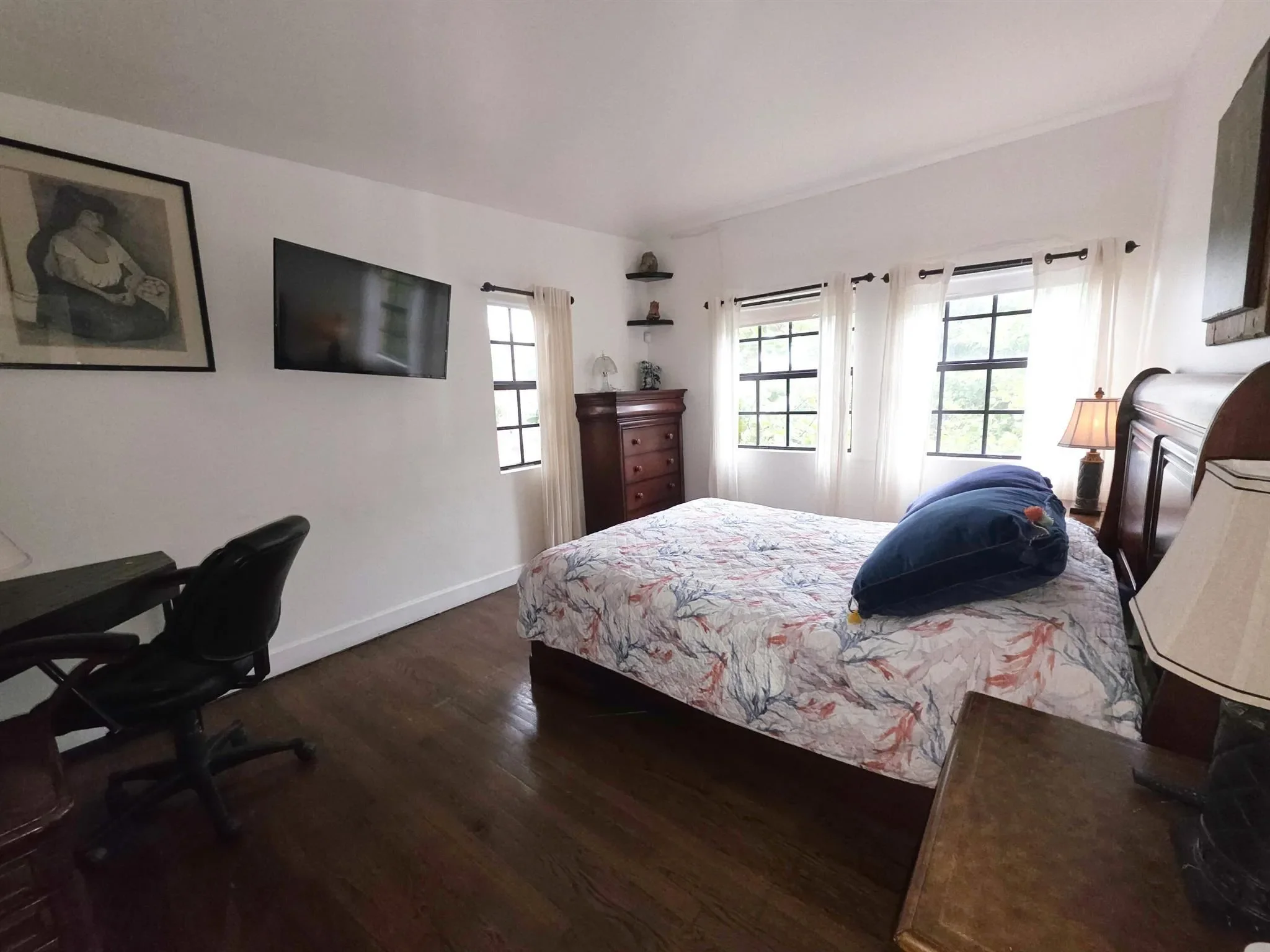 Gallery photo 3