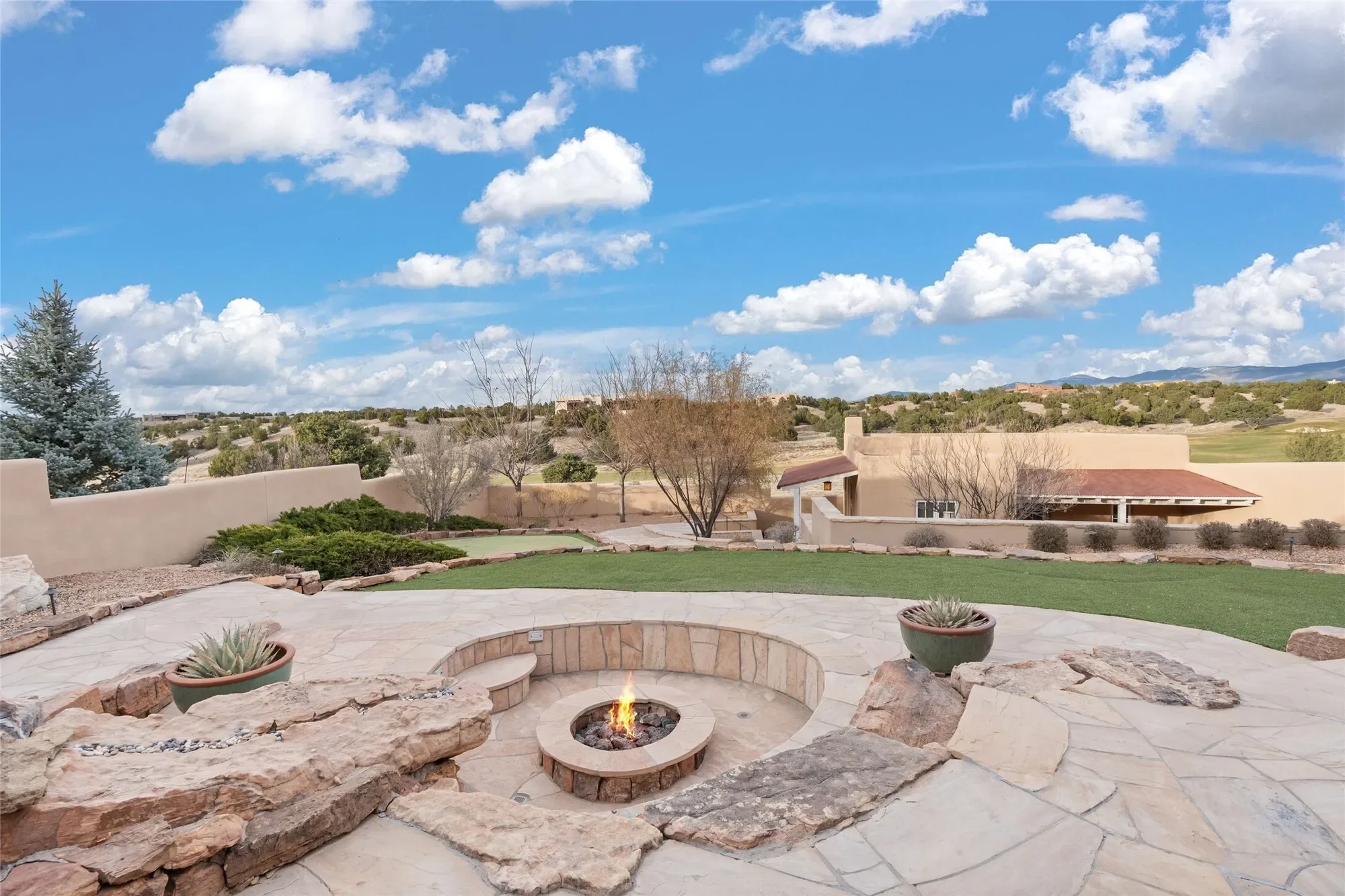 50 Paseo Aragon, Santa Fe, NM 87506, Santa Fe, New Mexico, United States. - Photo 17