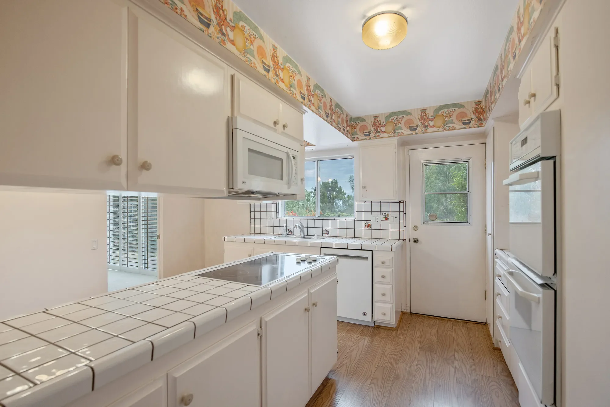23325 Bessemer Street, Woodland Hills, CA 91367, Los Angeles, California, United States. - Photo 14