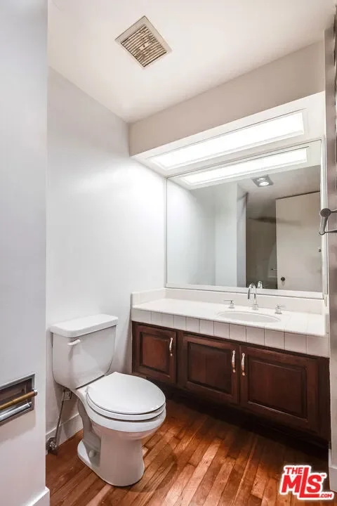 211 S Spalding Drive 107N, Beverly Hills, California, United States. - Photo 19