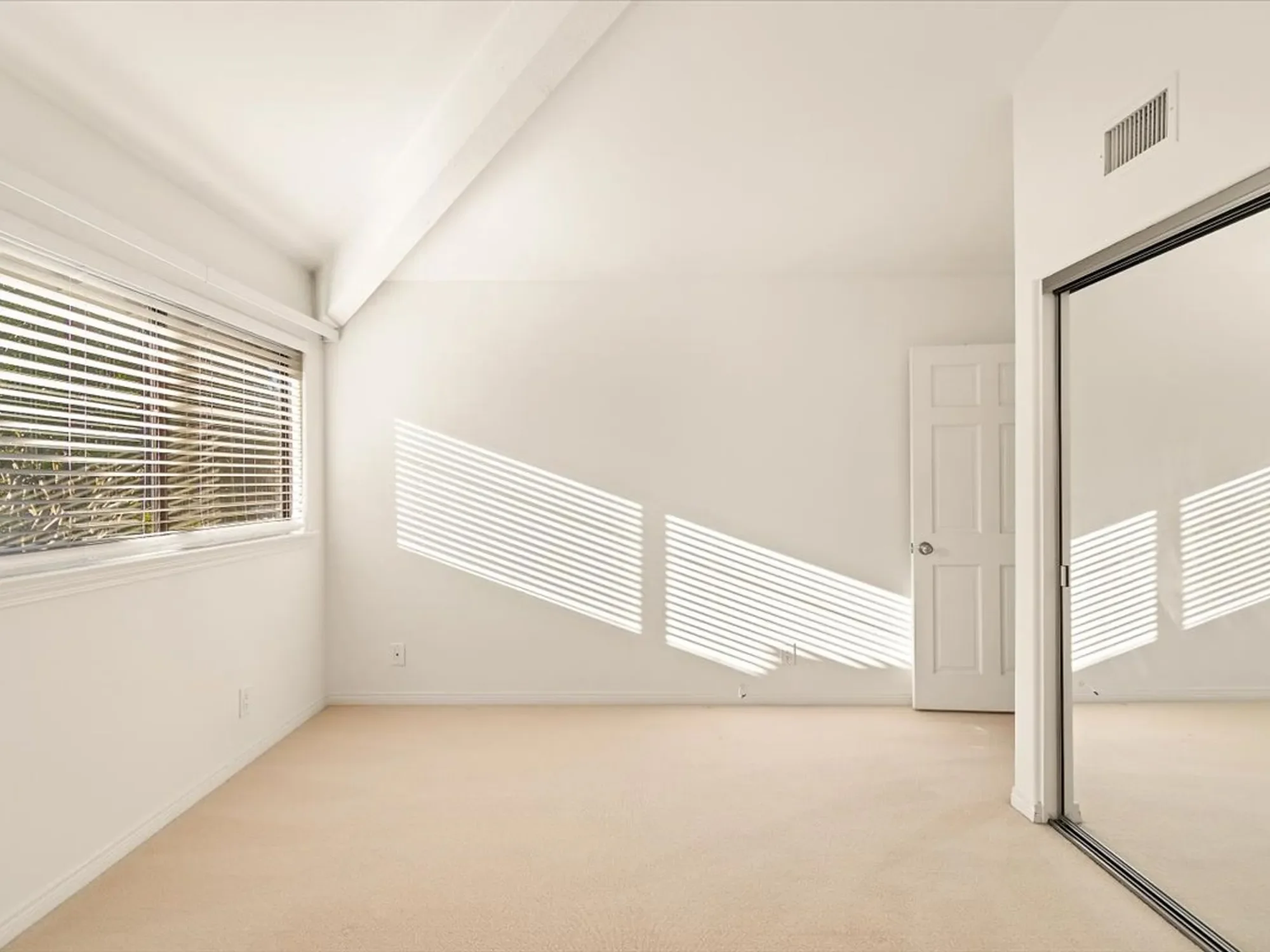 Gallery photo 10