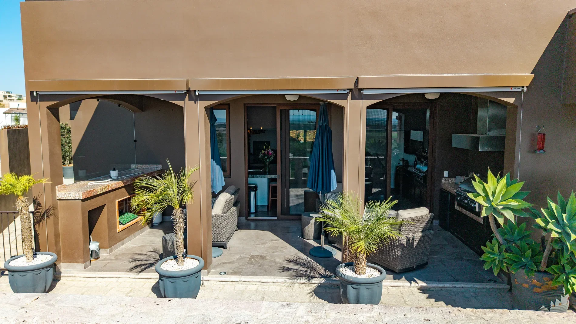 Exterior photo 7