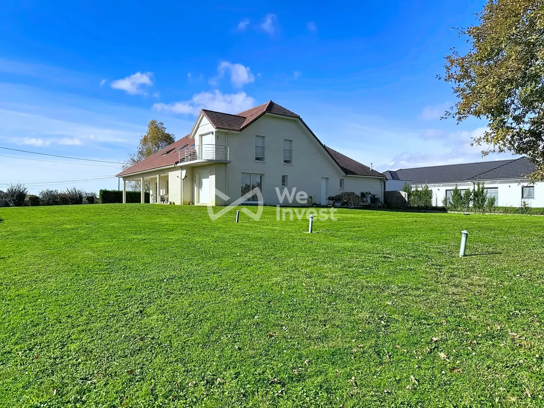 Exterior photo 2
