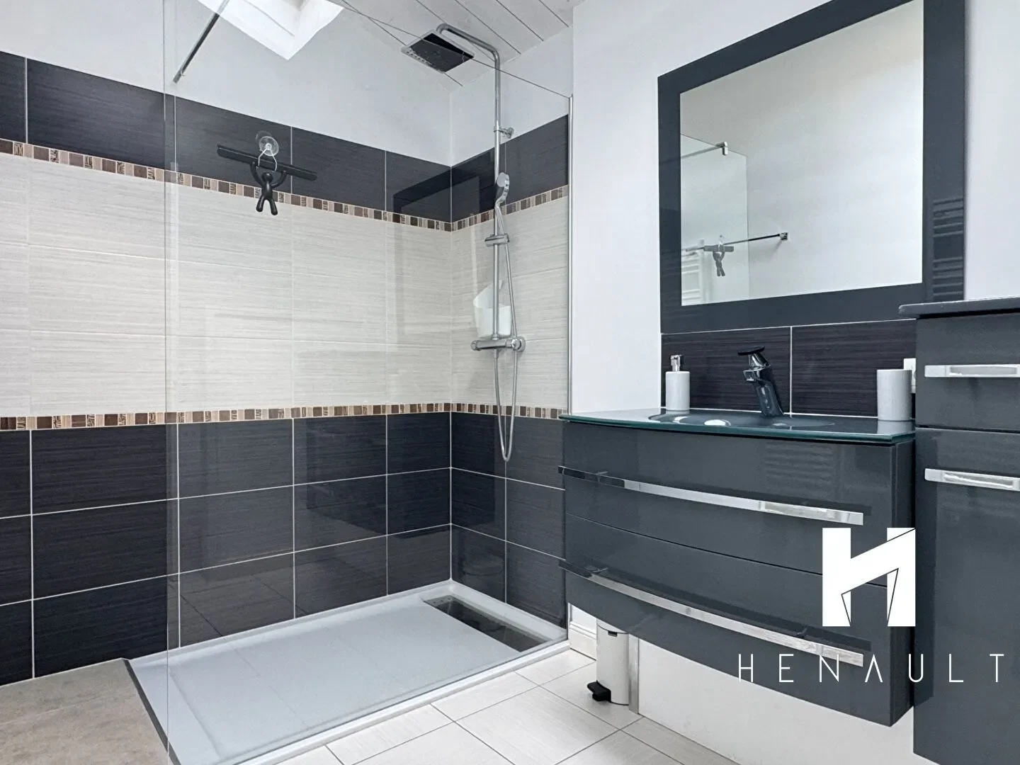 Gallery photo 3