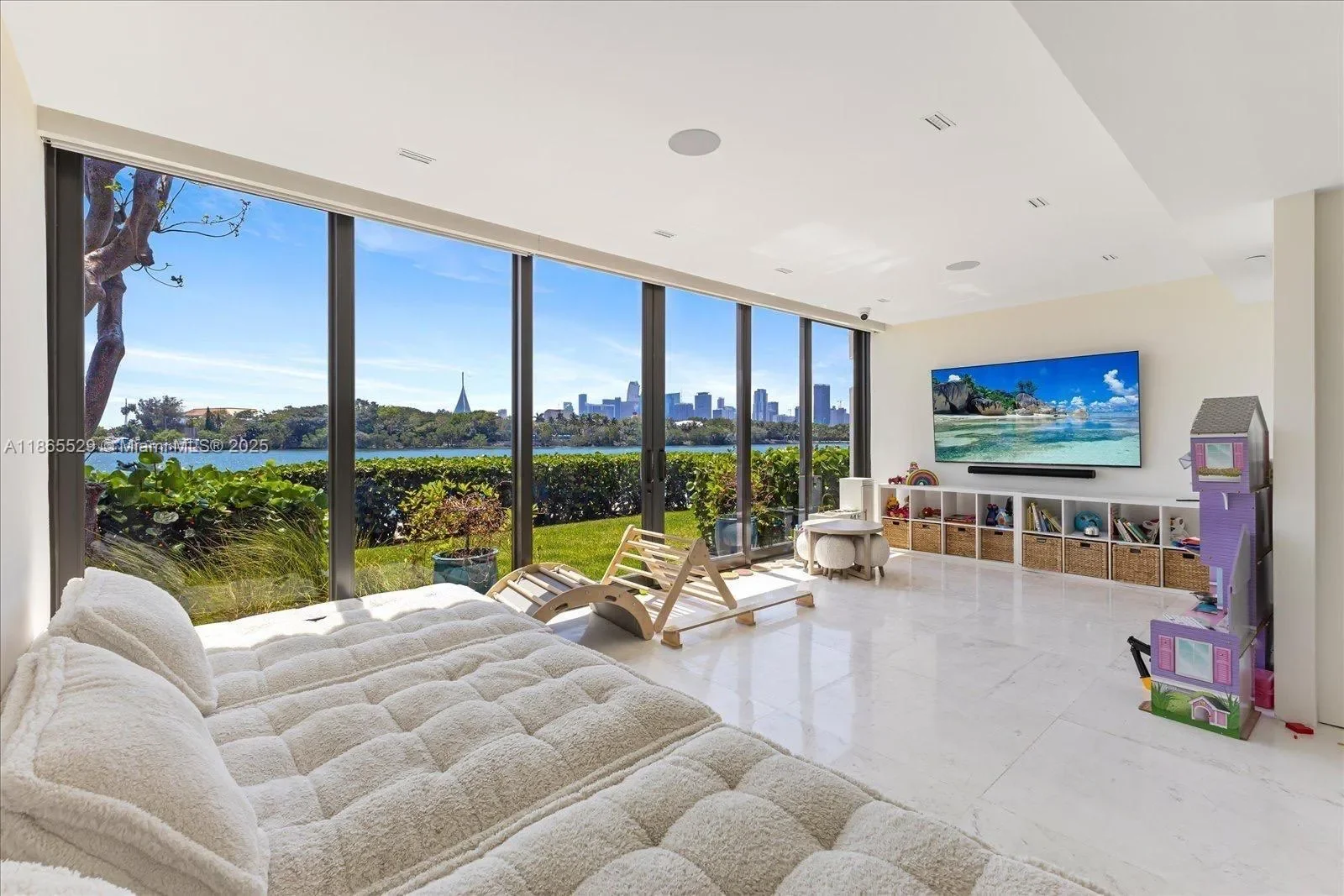 1000 Venetian Way, #TH101, Miami, Florida, United States. - Photo 10