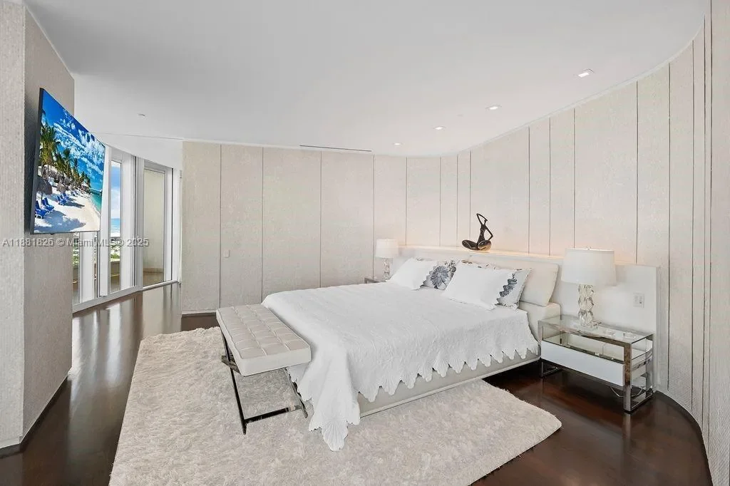 1643 Brickell Ave 4102, Miami, Florida, United States. - Photo 17