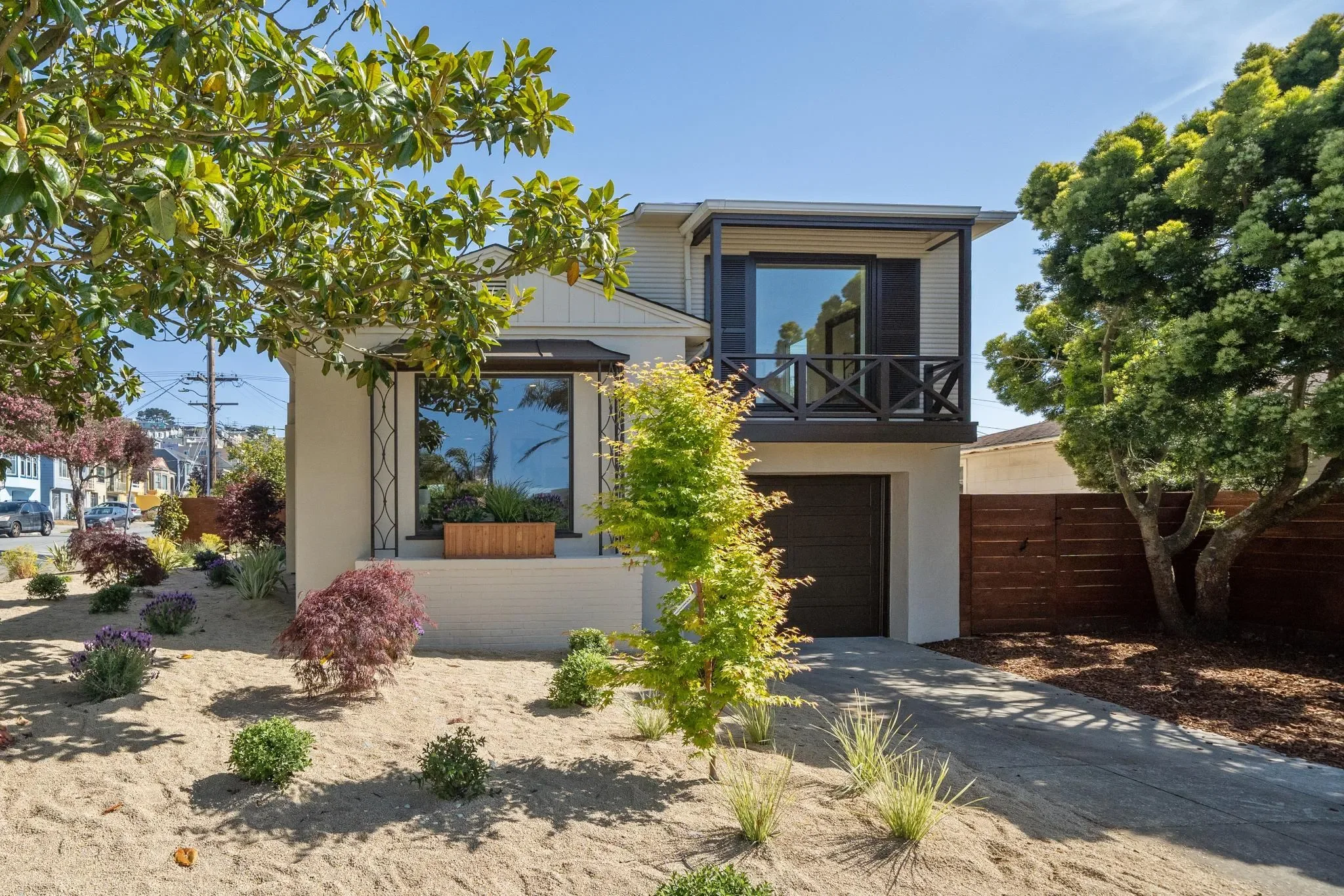 Exterior photo 2