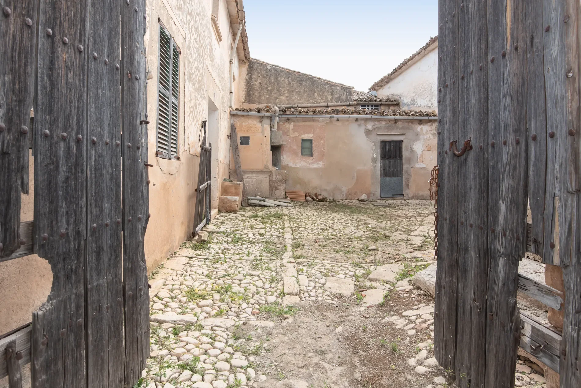 Exterior photo 9
