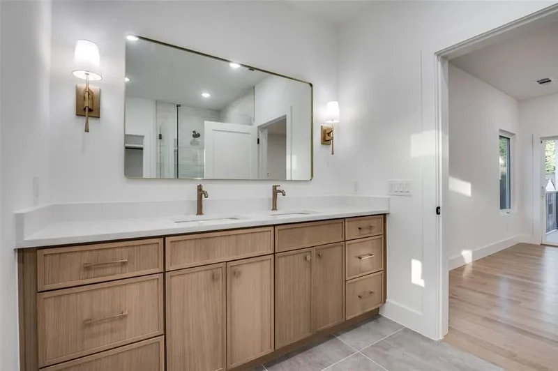 514 S Glasgow Drive, Dallas, Texas, United States. - Photo 21