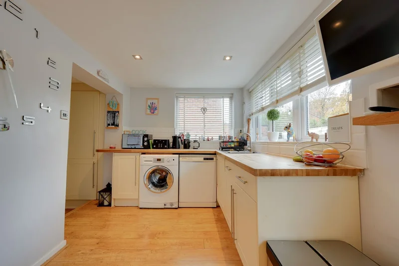 16 Priory Road, Burgess Hill, RH15 9HB, Burgess Hill, England, United Kingdom. - Photo 12