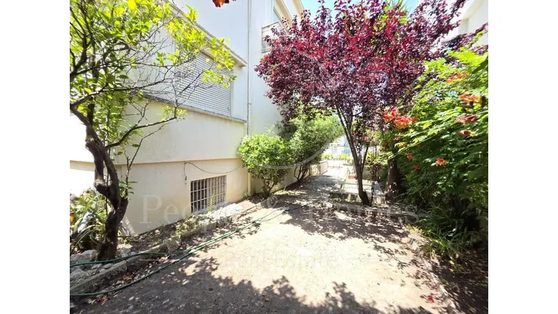 Areeiro, Lisbon, Portugal. - Photo 19