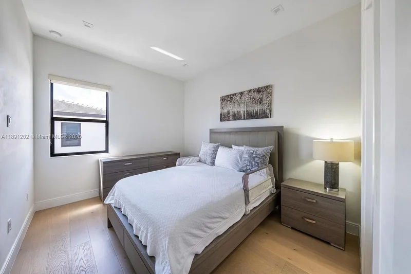 8120 NW 43rd St, Miami Springs, Florida, United States. - Photo 8