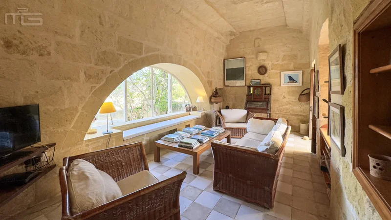 GRB1107 Beautiful traditional farmhouse with large outside space and sea and country views