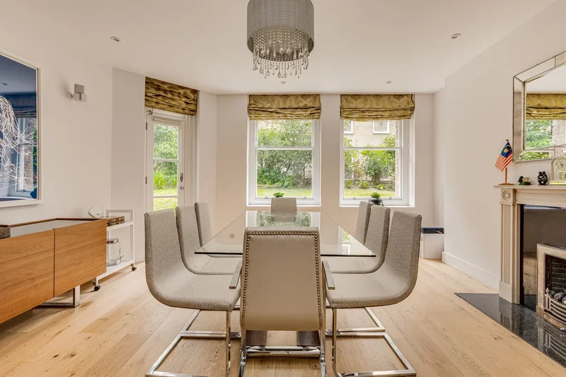 Campden Hill Road, London, W8