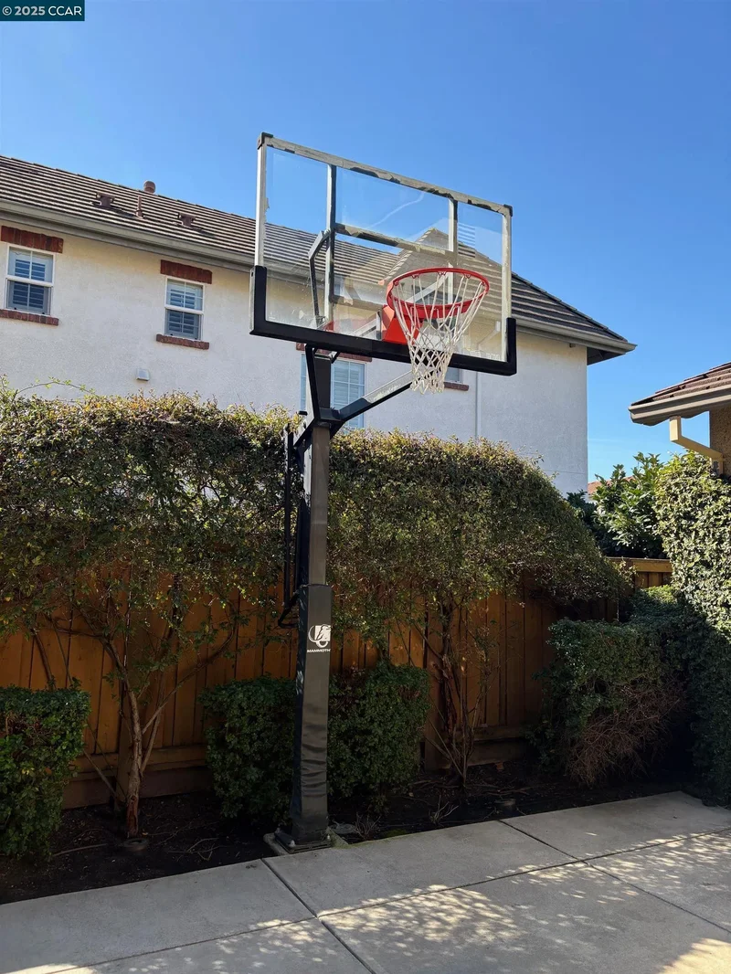 2261 Genoa St, Danville, California, United States. - Photo 24