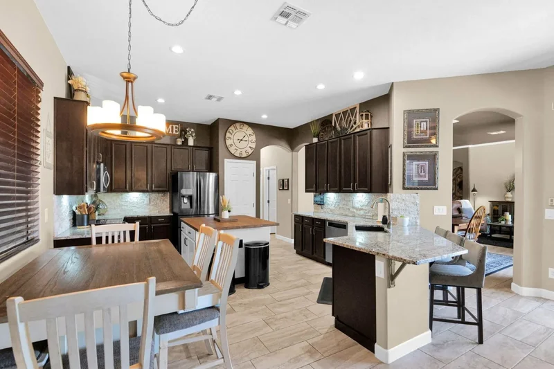 7965 W Robin Lane , Peoria, AZ 85383, Peoria, Arizona, United States. - Photo 19
