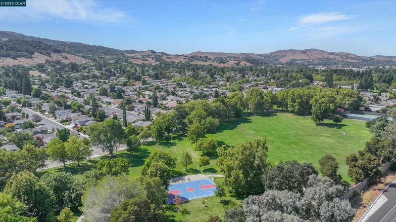 4504 Muirwood Drive, Pleasanton, California, United States. - Photo 18