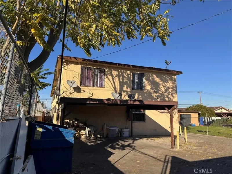 1104 W 93rd, Los Angeles, California, United States. - Photo 2
