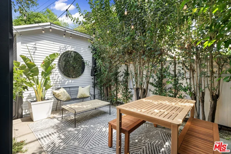 1233 N Genesee Avenue, Los Angeles, California, United States. - Photo 40