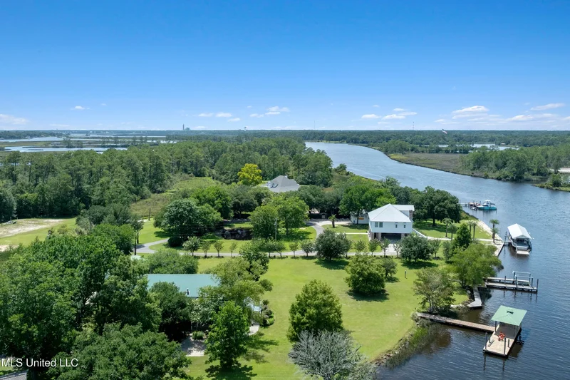 1099 Campbell Drive, Biloxi, MS 39532, Biloxi, Mississippi, United States. - Photo 74
