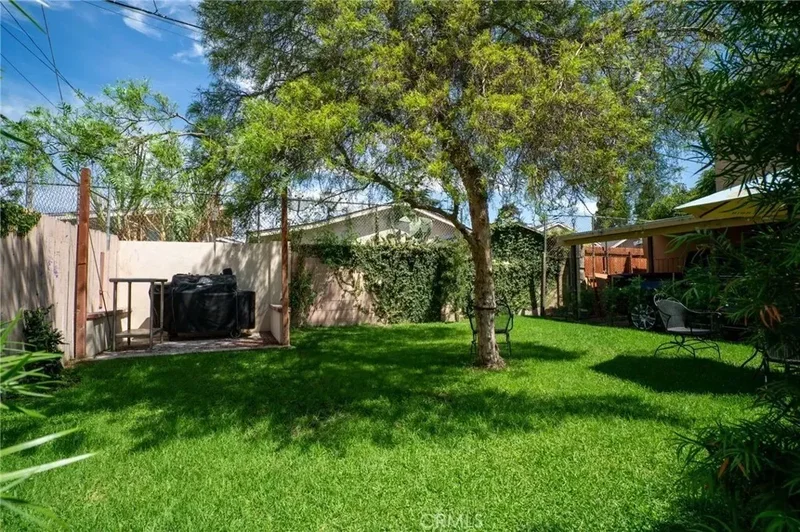 1003 W Bishop Street, Santa Ana, California, United States. - Photo 13