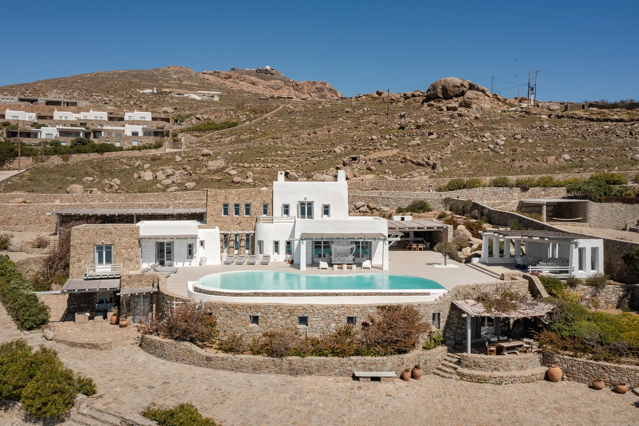 Exterior photo 5
