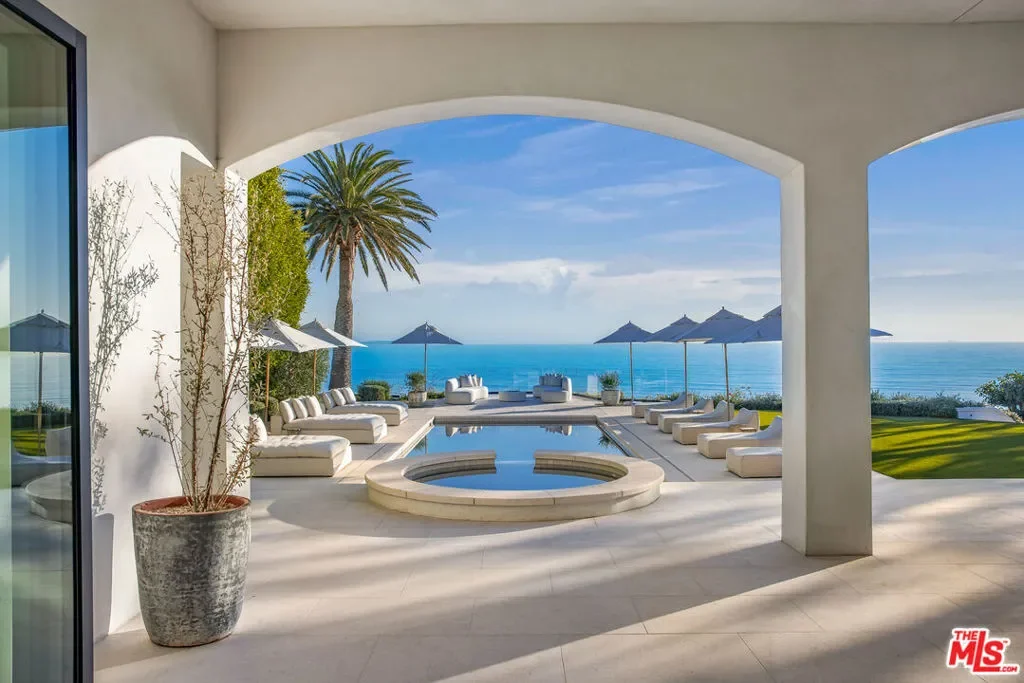 24824 Pacific Coast Highway, Malibu, California, United States. - Photo 19