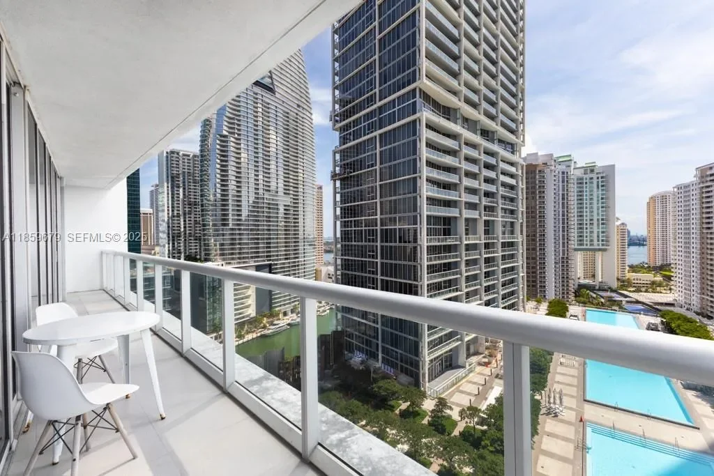 485 Brickell Ave 2210, Miami, Florida, United States. - Photo 3