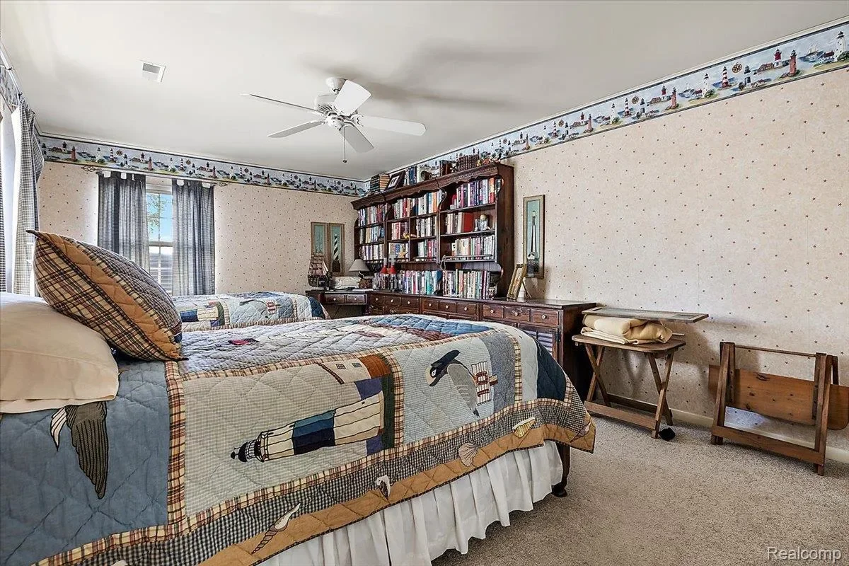 2236 Locklin Lane, West Bloomfield Charter Township, MI 48324, Orchard Lake Village, Michigan, United States. - Photo 6