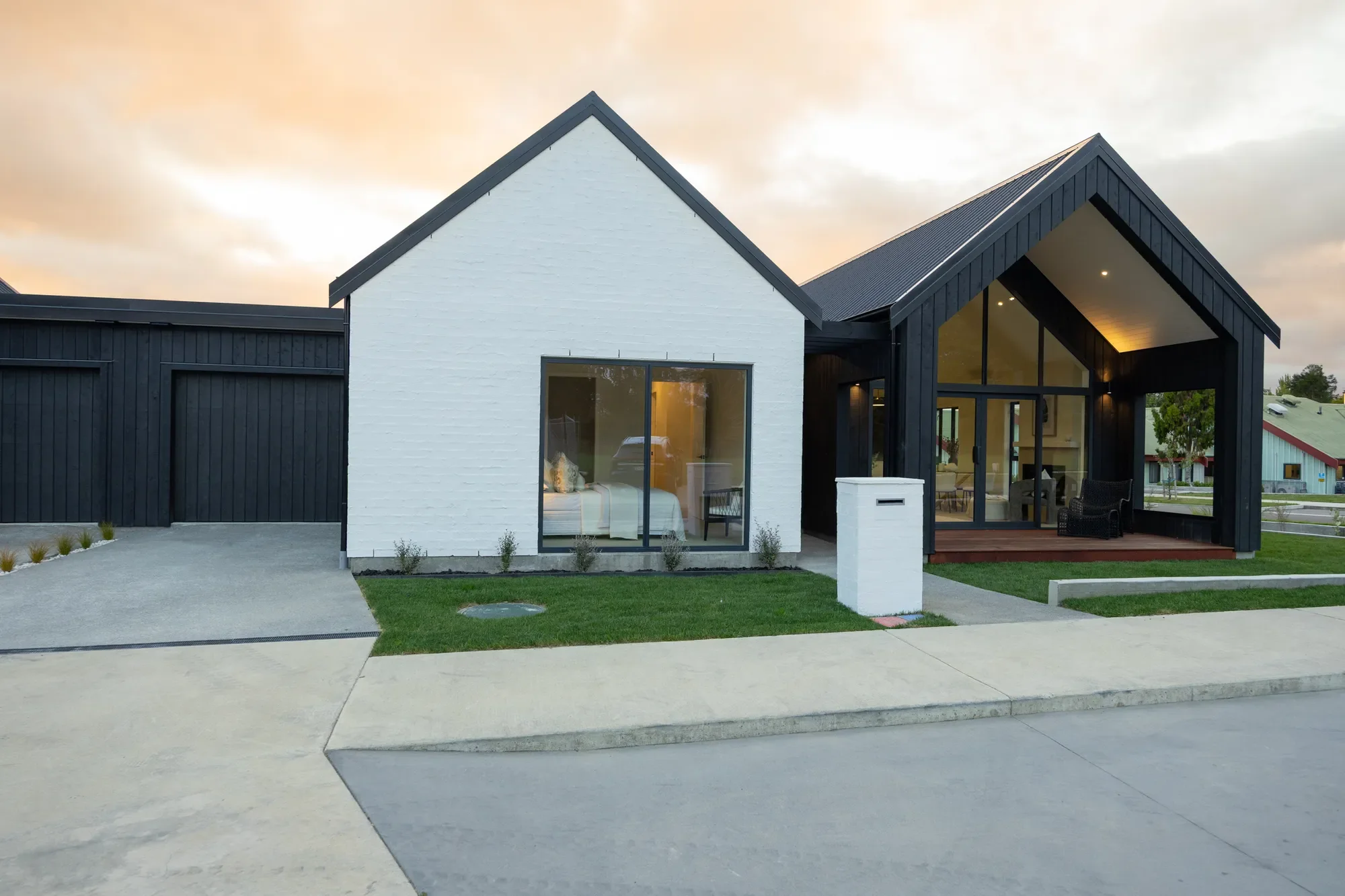 Exterior photo 8