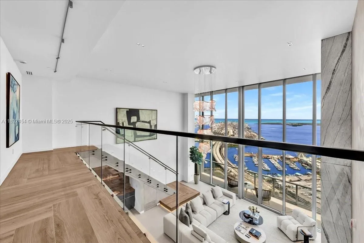 888 Biscayne Blvd #PH 5704, Miami, FL 33132, Miami, Florida, United States. - Photo 42