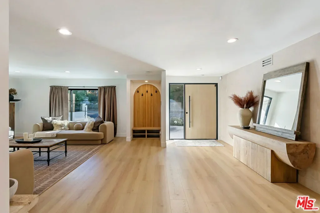 22269 Avenue San Luis, Los Angeles, California, United States. - Photo 32