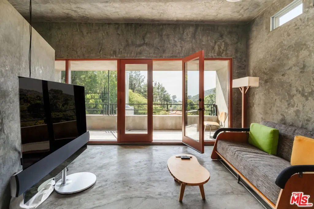 7017 Senalda Road, Los Angeles, California, United States. - Photo 3