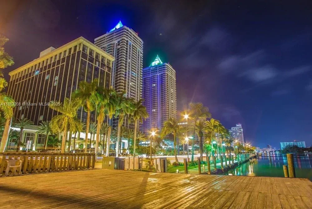 4779 Collins Ave 506, Miami Beach, Florida, United States. - Photo 43