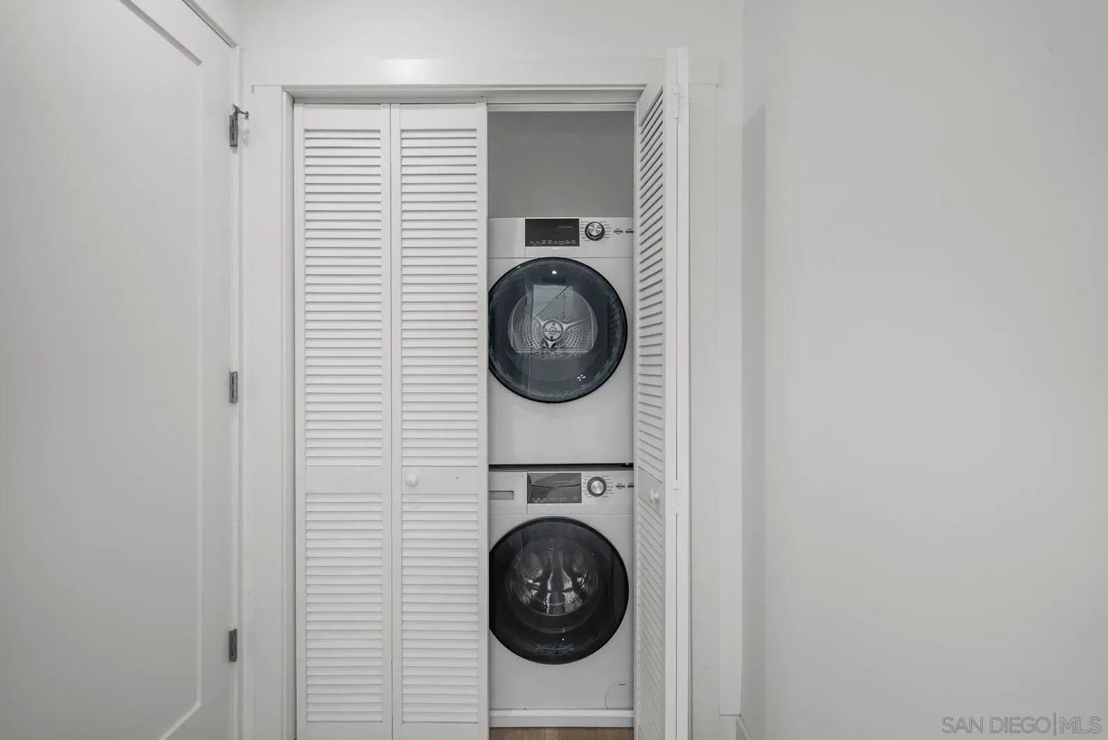 2646 State Street,  Unit D, Carlsbad, California, United States. - Photo 25