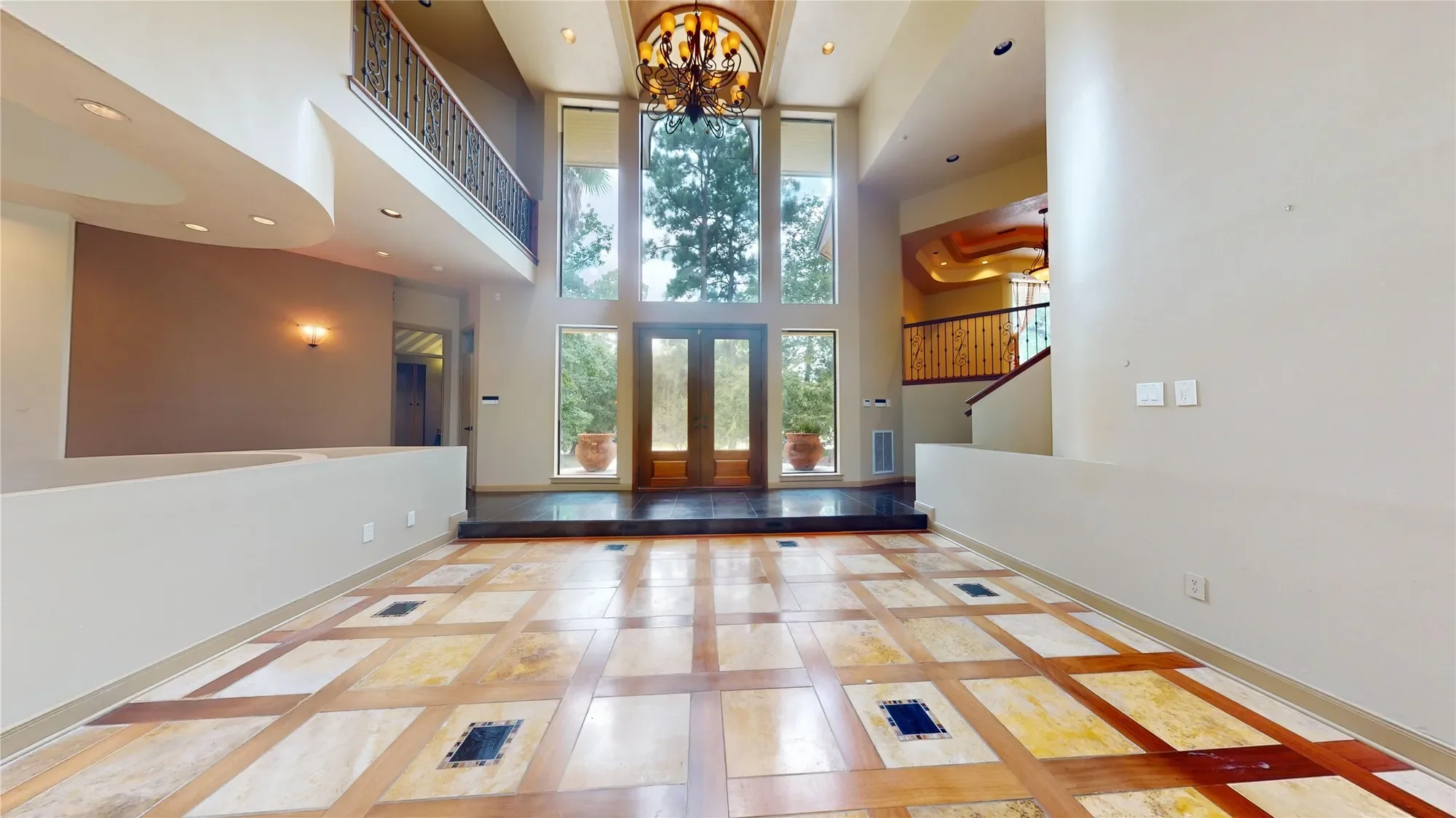 24 Autumn Crescent, The Woodlands, TX 77381, The Woodlands, Texas, United States. - Photo 2