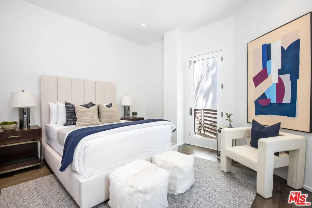 1642 Lindacrest Drive, Beverly Hills, California, United States. - Photo 18