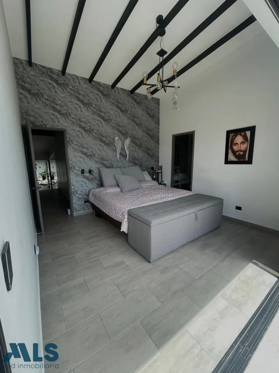 Gallery photo 2