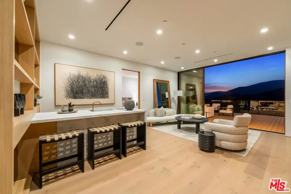 1149 Linda Flora Drive, Los Angeles, California, United States. - Photo 22