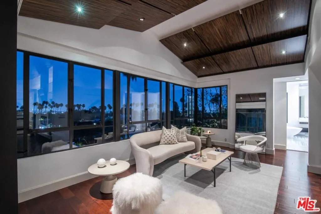 7801 Hillside Avenue, Los Angeles, California, United States. - Photo 15