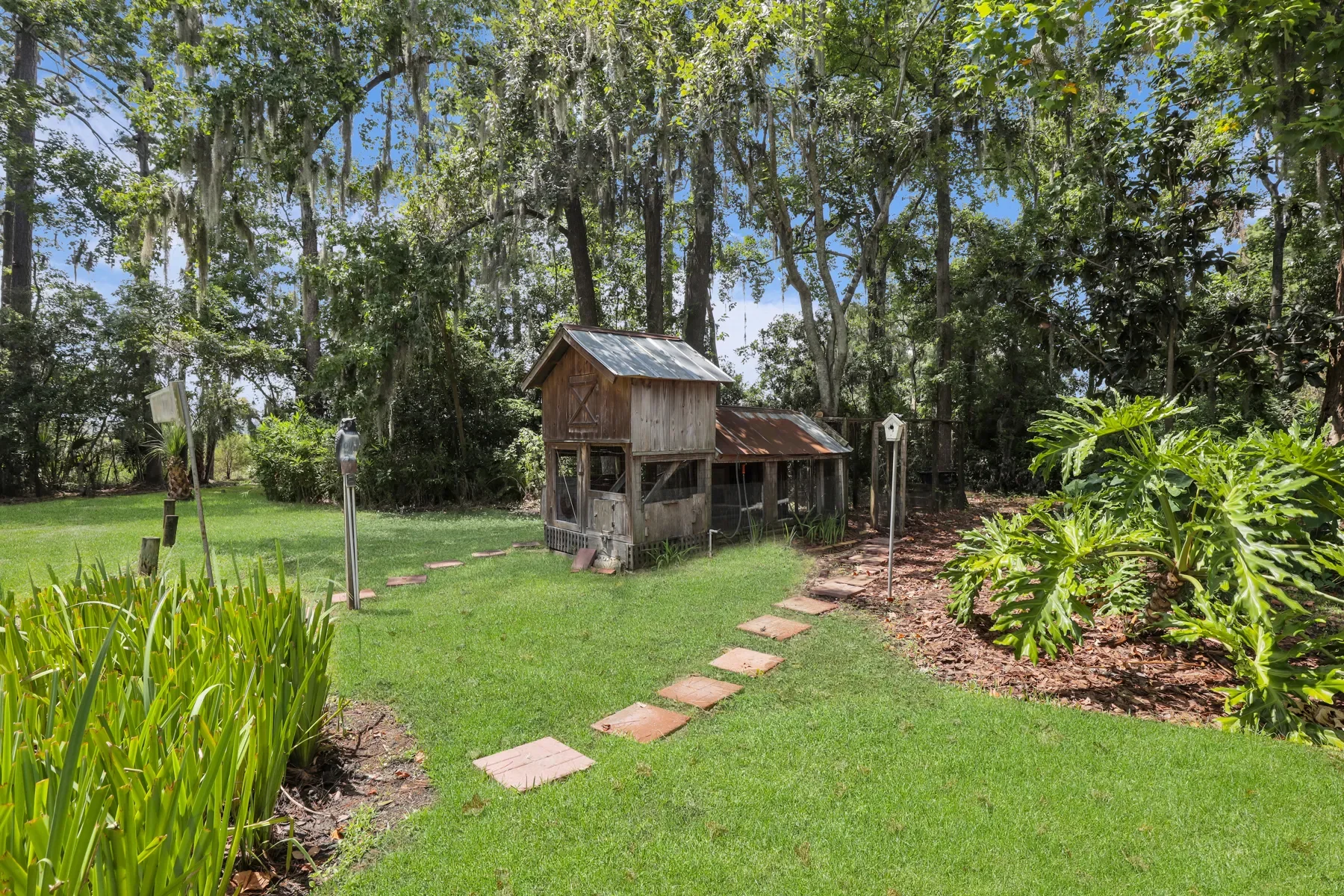 Exterior photo 11