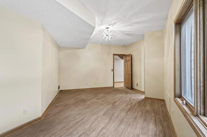 6993 Kenmare Drive, Bloomington, MN 55438, Minneapolis, Minnesota, United States. - Photo 61