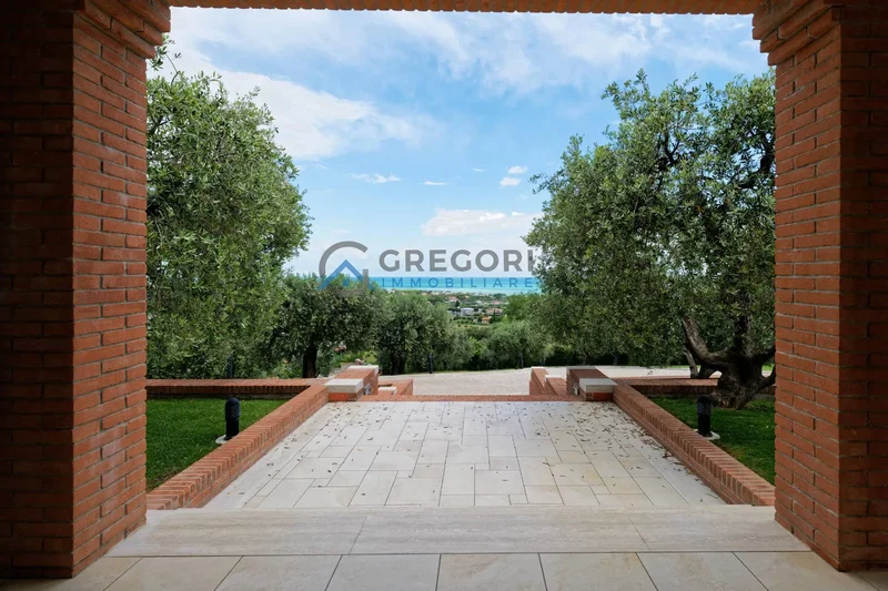 Villa In Vendita A Mosciano Sant'angelo