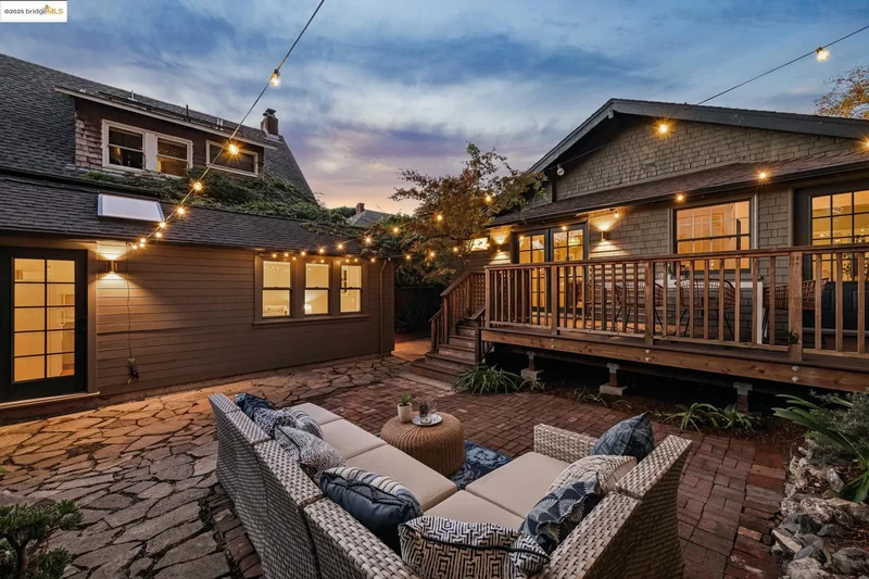 2636 Alcatraz Ave, Oakland, California, United States. - Photo 30