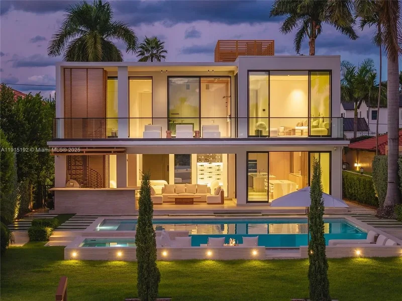 94 S Hibiscus Dr , Miami Beach, FL 33139, Miami Beach, Florida, United States. - Photo 29