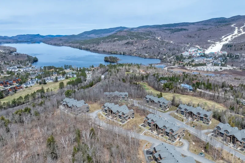 2020 Allée du Val-de-Bagnes 101, Mont-Tremblant, Quebec, Canada. - Photo 33